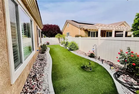 Exterior - 10485 Nobleton Rd, Apple Valley, CA 92308 photo 4 of 7