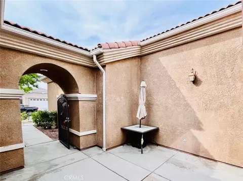 Exterior - 10485 Nobleton Rd, Apple Valley, CA 92308 photo 2 of 7