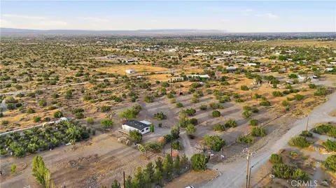 3038 White Fox Trl, Phelan, CA 92371