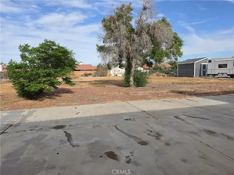 Exterior - 13502 Cuyamaca Rd, Apple Valley, CA 92308 photo 6 of 7
