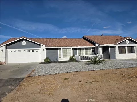 Exterior - 13502 Cuyamaca Rd, Apple Valley, CA 92308 photo 2 of 7