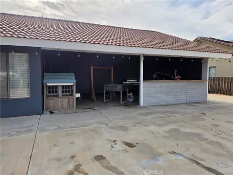 Exterior - 13502 Cuyamaca Rd, Apple Valley, CA 92308 photo 5 of 7