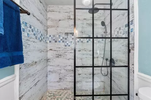 Bath - 5926 Willow, Wrightwood, CA 92397 photo 2 of 3