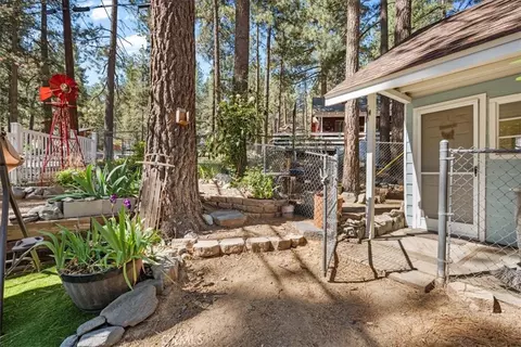 Exterior - 5926 Willow, Wrightwood, CA 92397 photo 9 of 10