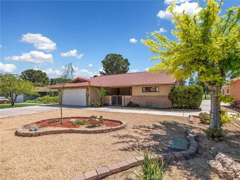 Exterior - 15163 Tournament Dr, Helendale, CA 92342 photo 2 of 8
