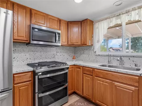 Kitchen - 15163 Tournament Dr, Helendale, CA 92342 photo 3 of 3