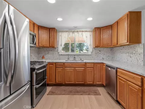 Kitchen - 15163 Tournament Dr, Helendale, CA 92342 photo 2 of 3