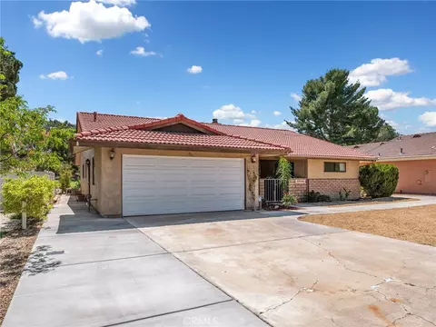 Exterior - 15163 Tournament Dr, Helendale, CA 92342 photo 3 of 8