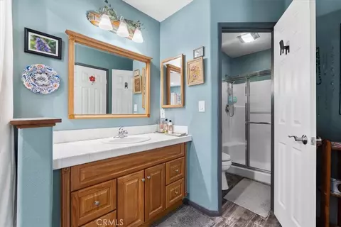 Bath - 5955 Spruce, Wrightwood, CA 92397 photo 2 of 2