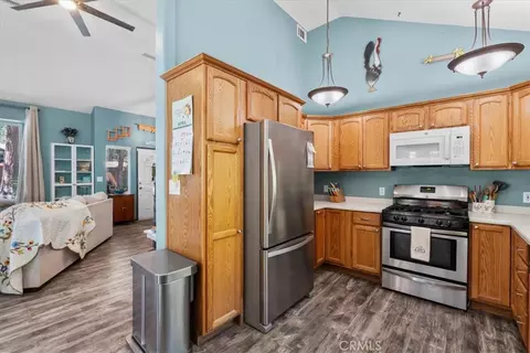 Entry Way - 5955 Spruce, Wrightwood, CA 92397 photo 4 of 4