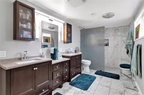 Bath - 720 Starlight St, Barstow, CA 92311 photo 2 of 8