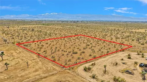 3097 Tumbleweed Rd, Phelan, CA 92371