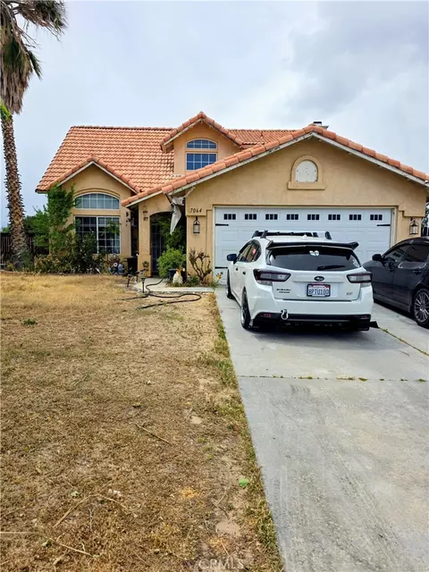 7064 11th Ave, Hesperia, CA 92345