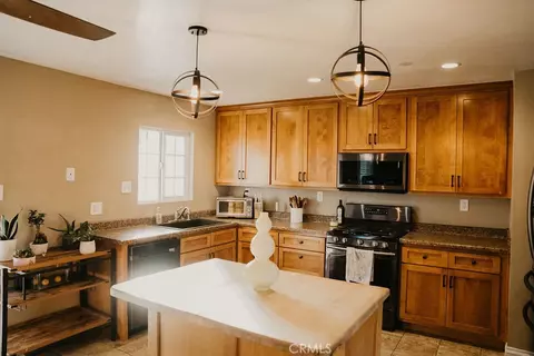 Kitchen - 1240 E Navajo, Barstow, CA 92311 photo 5 of 8
