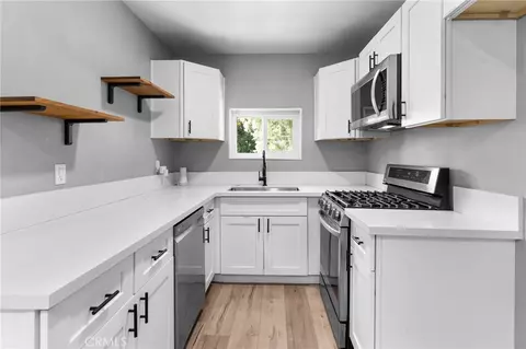 Kitchen - 22904 Waters, Crestline, CA 92325 photo 1 of 1