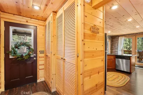 Entry Way - 5632 Oak St, Wrightwood, CA 92397 photo 1 of 2