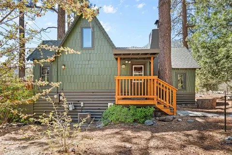 Exterior - 5632 Oak St, Wrightwood, CA 92397 photo 7 of 13