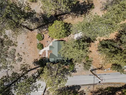 View/Area - 5632 Oak St, Wrightwood, CA 92397 photo 1 of 3