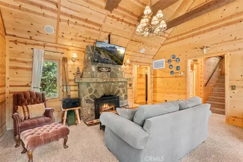 Living - 5632 Oak St, Wrightwood, CA 92397 photo 1 of 3