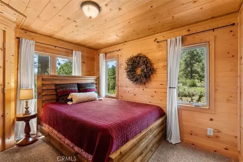 Bedroom - 5632 Oak St, Wrightwood, CA 92397 photo 1 of 5