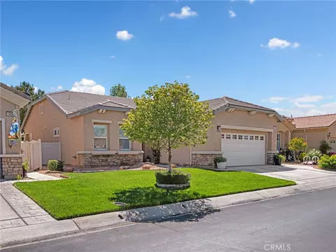 Exterior - 10812 Katepwa St, Apple Valley, CA 92308 photo 2 of 10