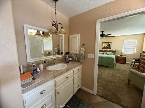 Bath - 1300 Pine, Barstow, CA 92311 photo 4 of 5