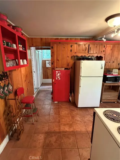 Kitchen - 14169 Pollard, Lytle Creek, CA 92358 photo 5 of 6