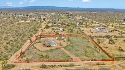 6450 Maricopa Rd, Phelan, CA 92371