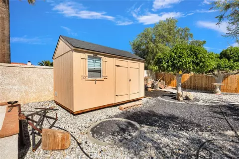 Exterior - 16258 Chiwi, Apple Valley, CA 92307 photo 7 of 10