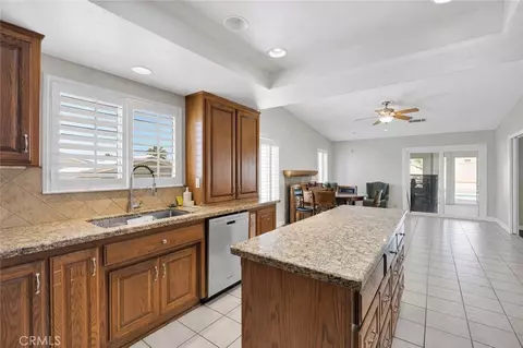 Kitchen - 16258 Chiwi, Apple Valley, CA 92307 photo 2 of 4