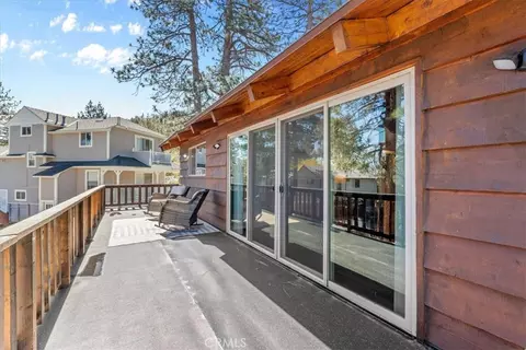 Exterior - 5243 Desert Vw, Wrightwood, CA 92397 photo 5 of 8
