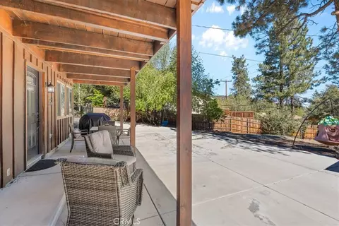 Exterior - 5243 Desert Vw, Wrightwood, CA 92397 photo 7 of 8