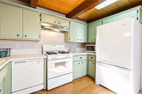 Kitchen - 2015 Mojave Scenic, Wrightwood, CA 92397 photo 3 of 3