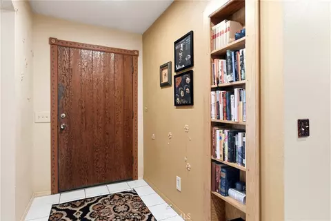 Entry Way - 18595 Verano, Hesperia, CA 92345 photo 3 of 7