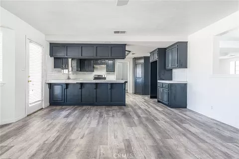 Living - 13114 Choco, Apple Valley, CA 92308 photo 8 of 16