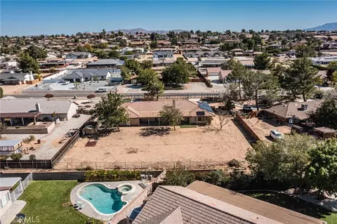 View/Area - 13114 Choco, Apple Valley, CA 92308 photo 2 of 4