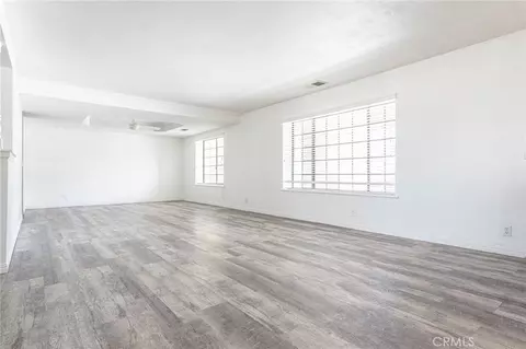 Living - 13114 Choco, Apple Valley, CA 92308 photo 2 of 16