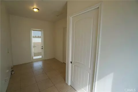 Entry Way - 14042 Estero, Victorville, CA 92392 photo 2 of 3