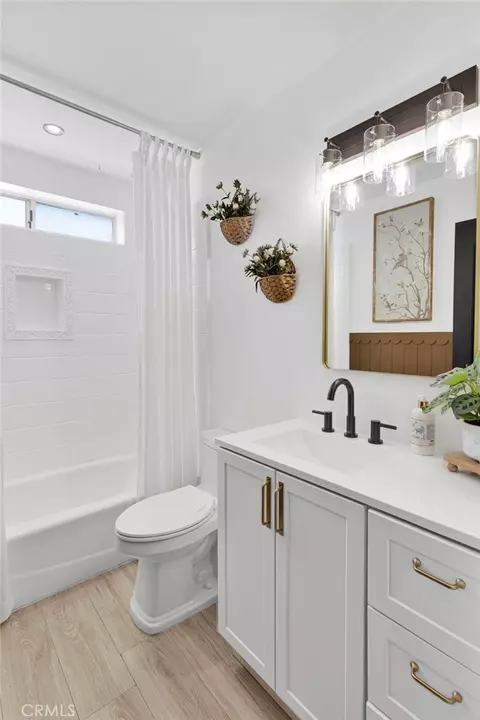 Bath - 15454 Tuscola, Apple Valley, CA 92307 photo 6 of 7