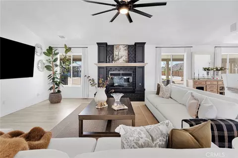 Living - 15454 Tuscola, Apple Valley, CA 92307 photo 2 of 6