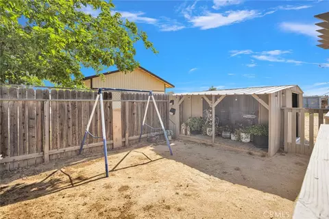 Exterior - 15454 Tuscola, Apple Valley, CA 92307 photo 18 of 21