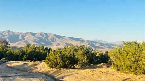 9132 Candlewood Rd, Apple Valley, CA 92308