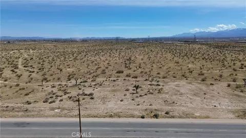 25 Aster, Adelanto, CA 92301