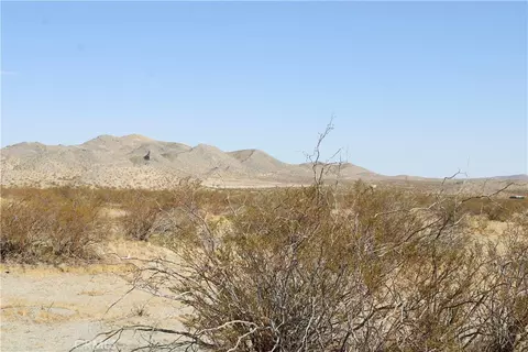 20 Skyranch Rd, Adelanto, CA 92301 photo 10