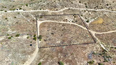 2 Eagles Nest, Yucca Valley, CA 92284 photo 3