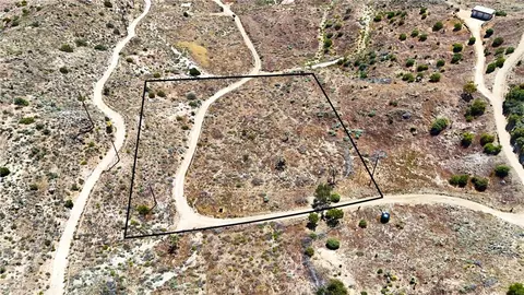 2 Eagles Nest, Yucca Valley, CA 92284 photo 4