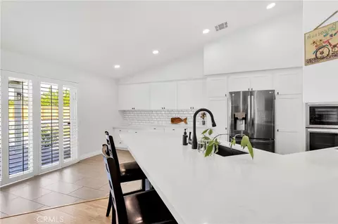 Kitchen - 12784 Skyline Rnch, Apple Valley, CA 92308 photo 3 of 7
