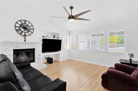 Living - 12784 Skyline Rnch, Apple Valley, CA 92308 photo 4 of 5