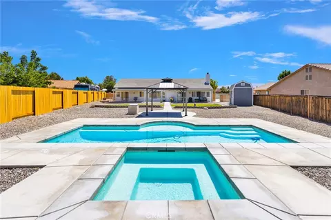 Exterior - 12784 Skyline Rnch, Apple Valley, CA 92308 photo 2 of 20