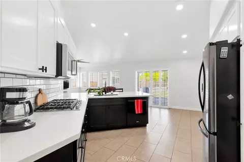 Kitchen - 12784 Skyline Rnch, Apple Valley, CA 92308 photo 5 of 7